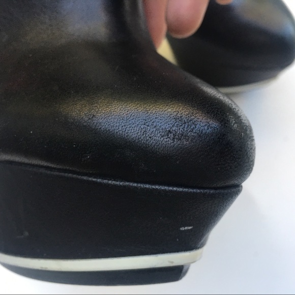 ❤️SOLD❤️L.A.M.B Black Leather Stiletto Heels 5’ - Picture 7 of 8